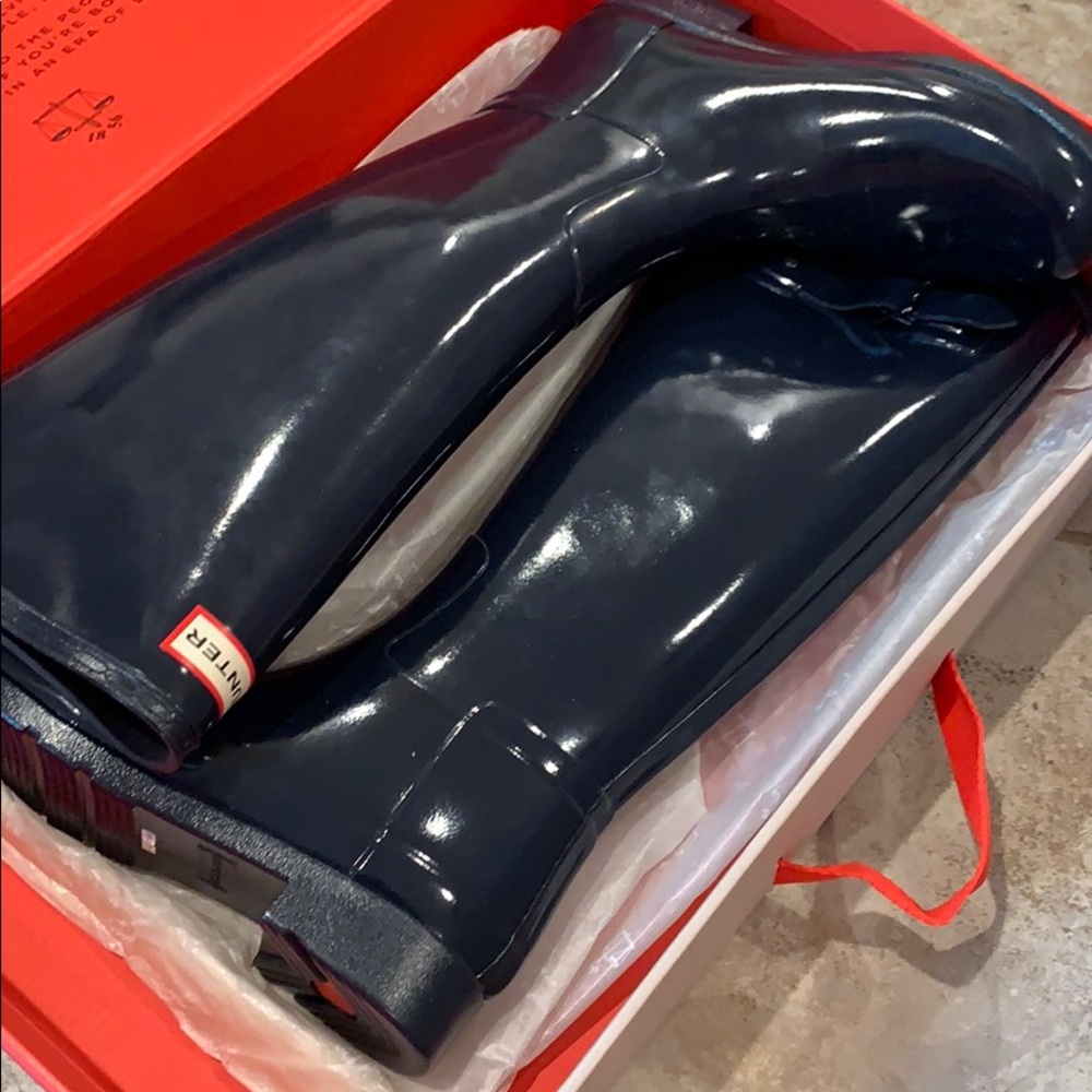 HUNTER ORIGINAL REFINED NAVY GLOSS RAIN BOOTS SZ 6 - Picture 2 of 4